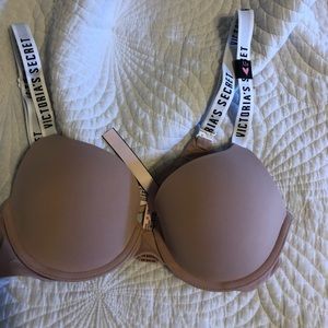 NWT Victoria’s Secret Bra